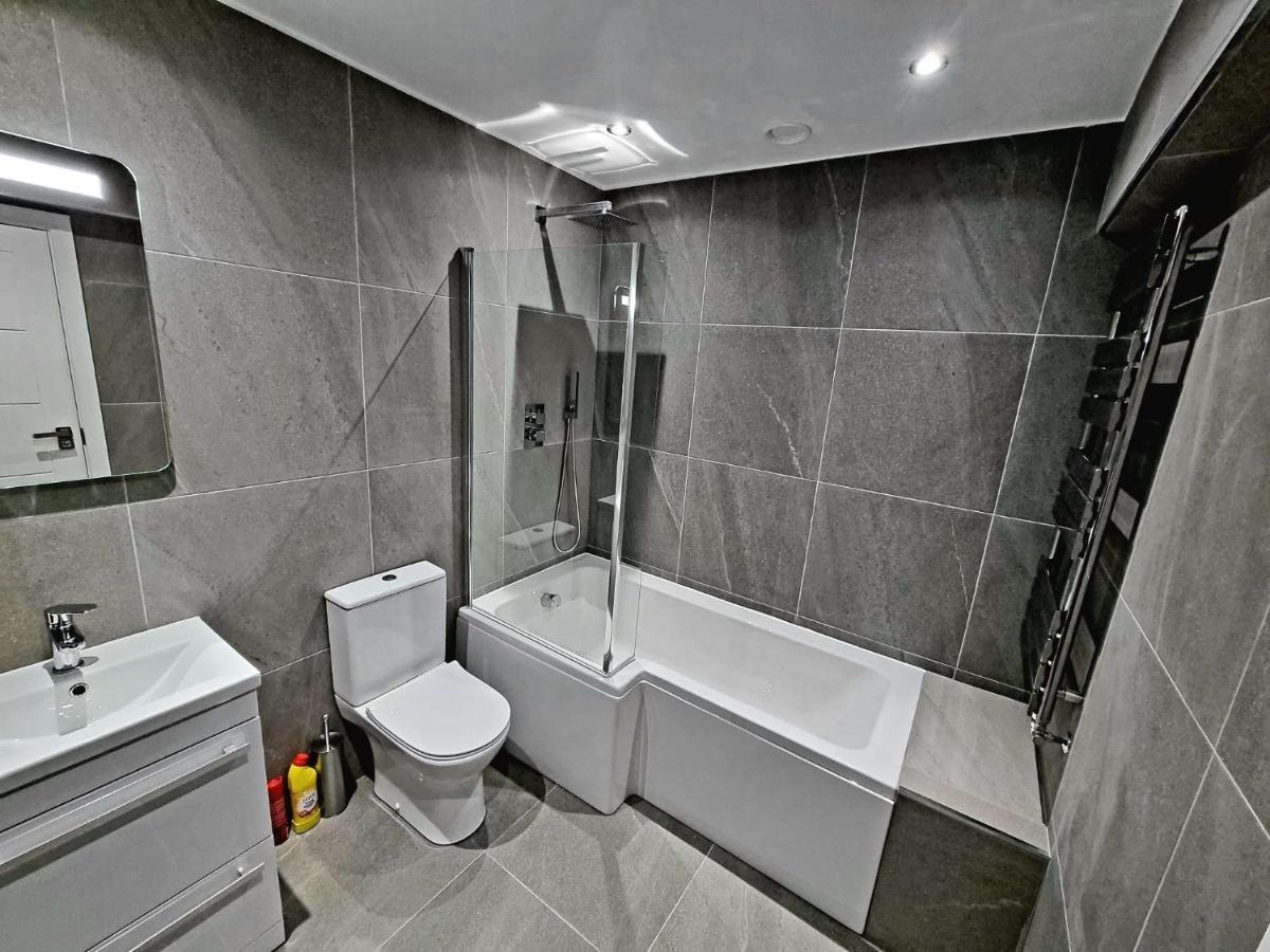 Lmk, Spacious 1 Bedroom Ground Floor Apartment, Ev Charger, Free Parking Wi-Fi, Great Location Belfast Buitenkant foto