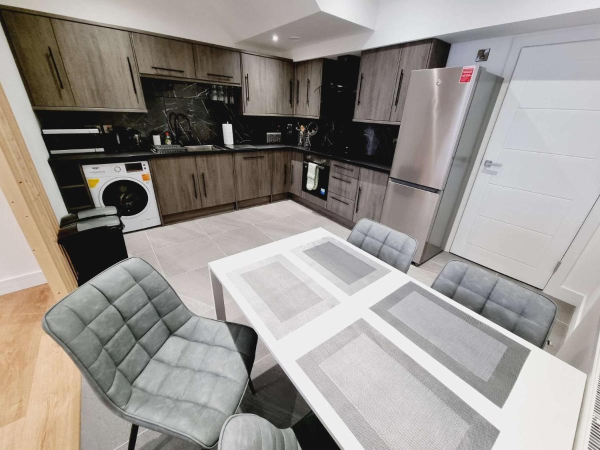 Lmk, Spacious 1 Bedroom Ground Floor Apartment, Ev Charger, Free Parking Wi-Fi, Great Location Belfast Buitenkant foto