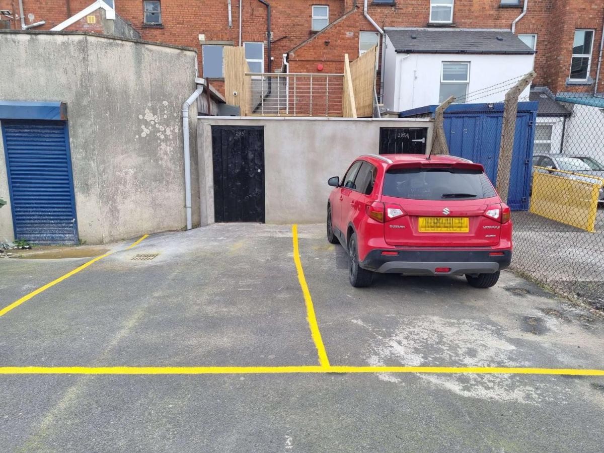 Lmk, Spacious 1 Bedroom Ground Floor Apartment, Ev Charger, Free Parking Wi-Fi, Great Location Belfast Buitenkant foto