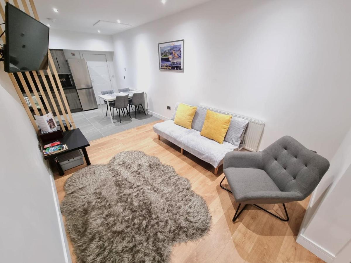 Lmk, Spacious 1 Bedroom Ground Floor Apartment, Ev Charger, Free Parking Wi-Fi, Great Location Belfast Buitenkant foto